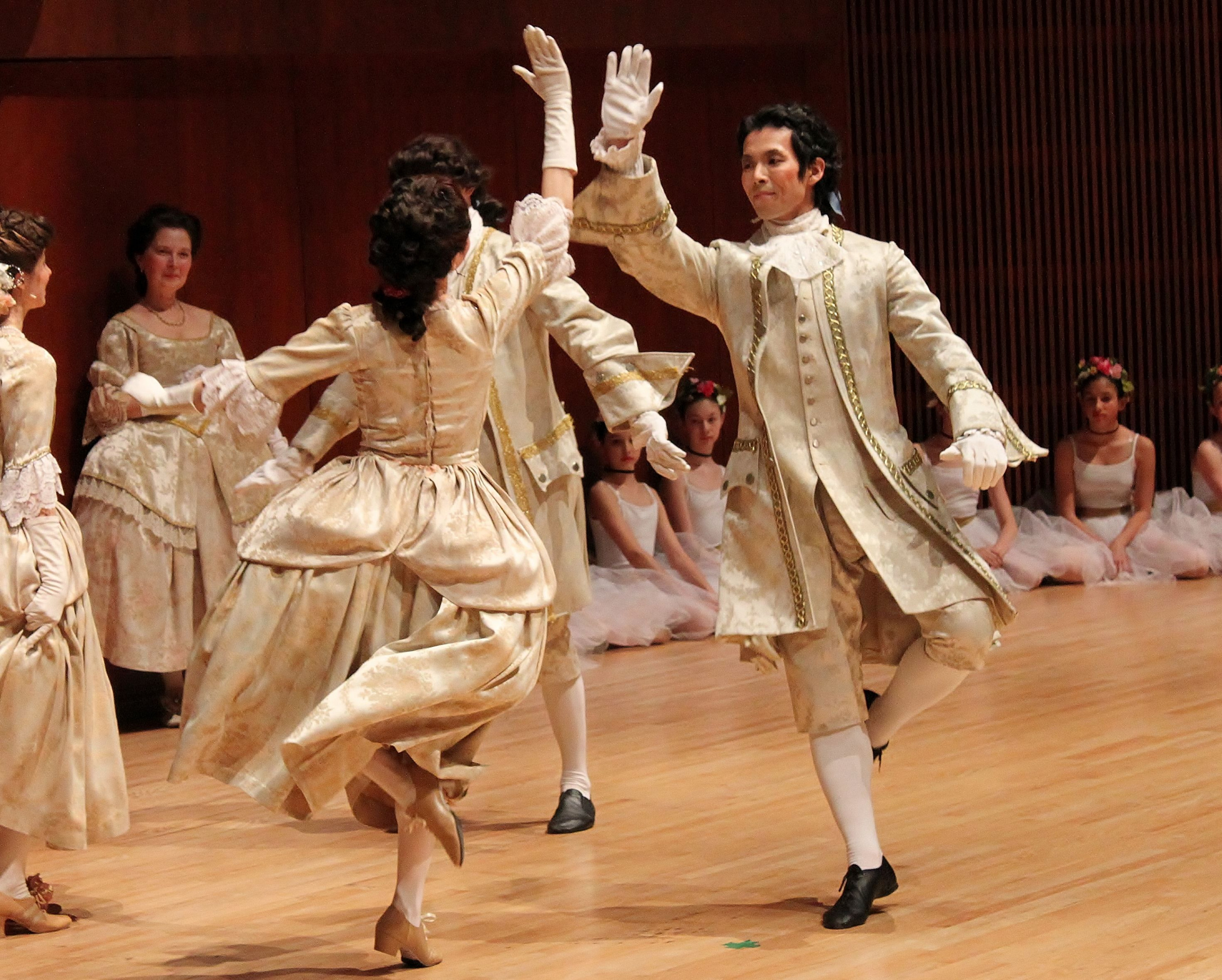 Как стать опытным и быстро обучиться историческим танцам